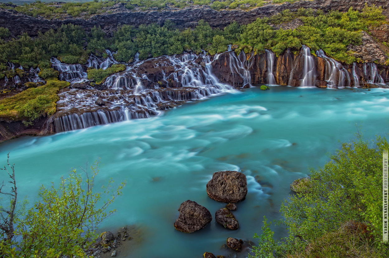 Водопад Хрёйнфоссар Waterfall Hraunfossar, Исландия Водопад Хрёйнфоссар Waterfall Hraunfossar