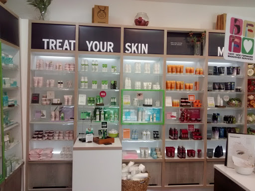 The Body Shop, The Body Shop/Lifestyle Store, Pacific Mall, Opp.Metro Pillar 464 Crossing, TAGORE GARDEN, Khayala, Subhash Nagar, New Delhi, Delhi 110018, India, Beauty_Supply_Store, state DL