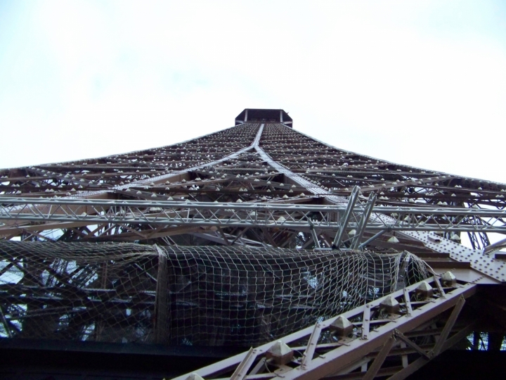 La Maestosità della Tour Eiffel di mile1977