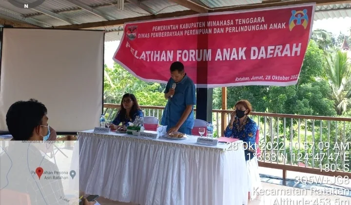 Wakil Bupati Yoke Legi saat melantik Forum Anak Daerah. (Foto istimewa)