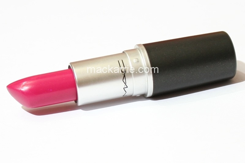 [c_GirlAboutTownLipstickMAC%255B5%255D.jpg]