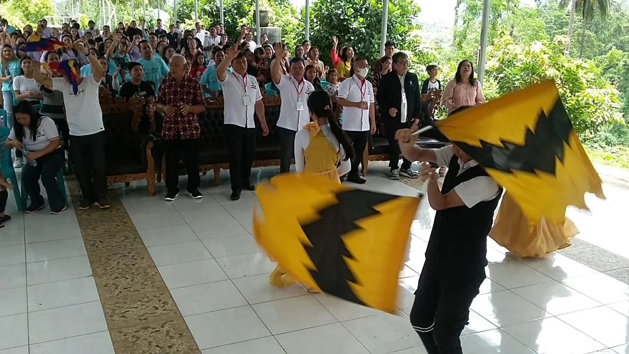 Gereja Pantekosta di Indonesia (GPdI)  Wilayah 43 Pineleng mengelar Ibadah Paskah Bersama yang di laksanakan  di T2 Garden Koha Kecamatan Mandolang, Kabupaten Minahasa Sabtu (8/4/2023). (Foto: Indimanado.com/Dwi)