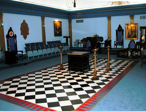 파일:external/www.fatimamovement.com/masonic-lodge-altar.jpg