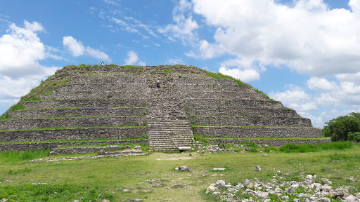 Elektra del Milenio, Calle 32 308, Ciudad Izamal, 97540 Izamal, Yuc., México, Tienda de muebles | YUC