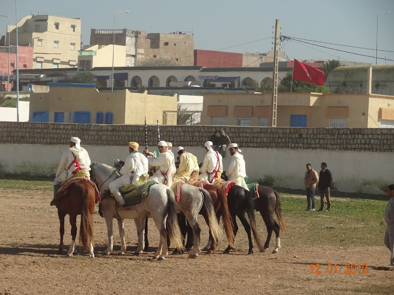 Por Marrocos e Mauritãnia, a queimar Pneu e Gasolina  DSC05419