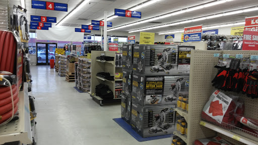 Hardware Store «Harbor Freight Tools», reviews and photos, 3333 N Yarbrough Dr #00055, El Paso, TX 79925, USA