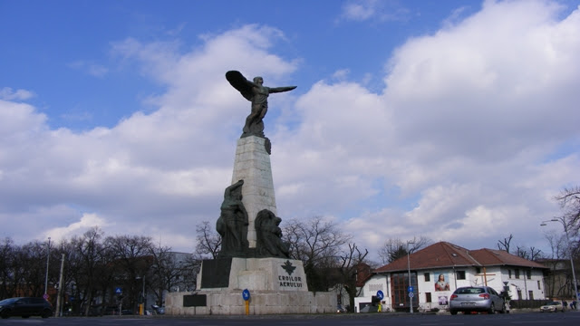 Aviatori Monumento Bucarest