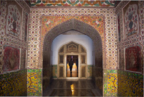 Decorated wall leading to the grave of the emperor 