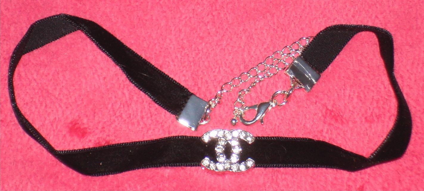 5  8 Velvet Choker Collar