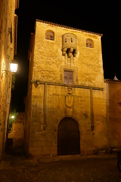 Cáceres capital. Recorrido de noche por el casco histórico iluminado. - Recorriendo Extremadura. Mis rutas por Cáceres y Badajoz (20)