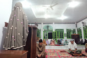 Dinda Akhlaquk Karimah Siswi SDN 7 Salotungo Urai Pentingnya Berbakti Kepada Orang Tua Dalam Ceramah Islam di Masjid Taqwa