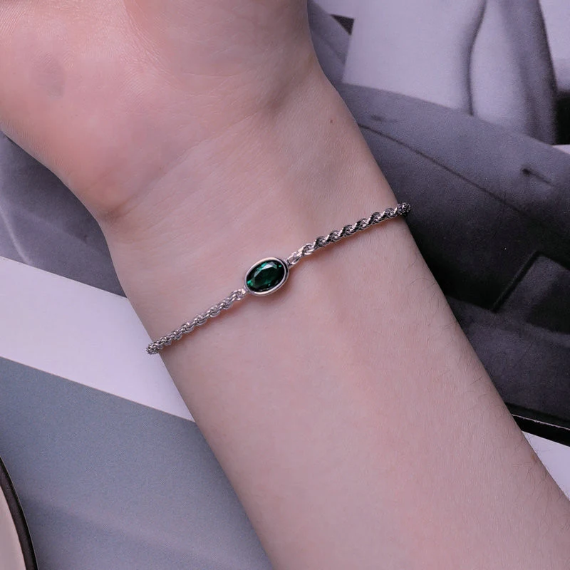 Pulseira Chopin com zircônia verde luxo leve em prata esterlina S925, um acessório requintado que eleva seu visual com sofisticação.