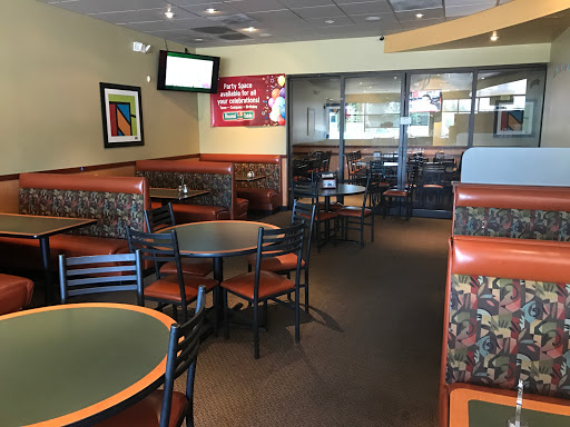 Pizza Restaurant «Round Table Pizza», reviews and photos, 8010 Holman Rd B, Stockton, CA 95212, USA