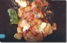 Gnocchi alla sorrentina con pomodorini, provola e basilico