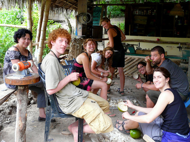 Fashioning drinking cups out of mate gourds in the workshop