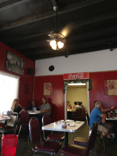 Italian Restaurant «La Vita Italian Restaurant», reviews and photos, 114 Walnut St, Glen Rose, TX 76043, USA