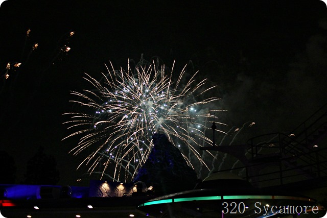 fireworks disneyland