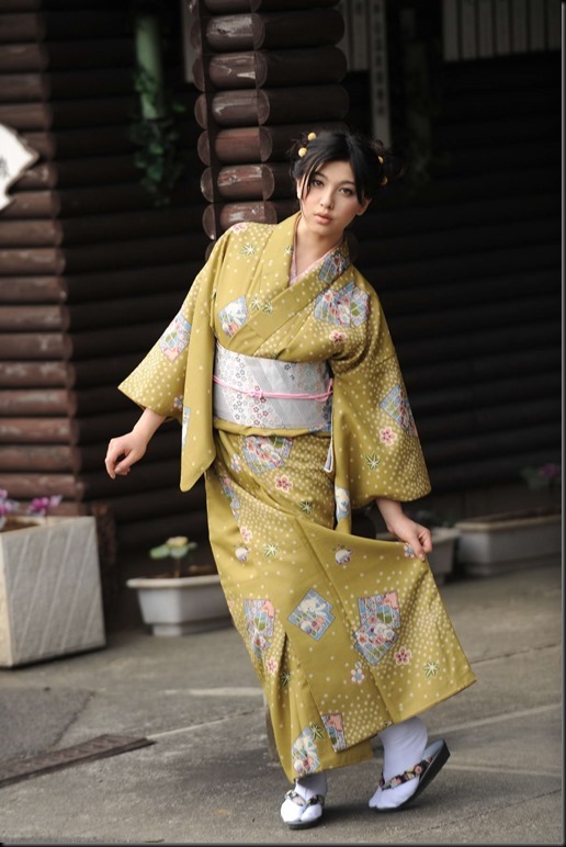 Saori Hara in Kimono_246748-0084