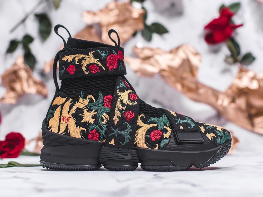 nike lebron 15 king's cloak