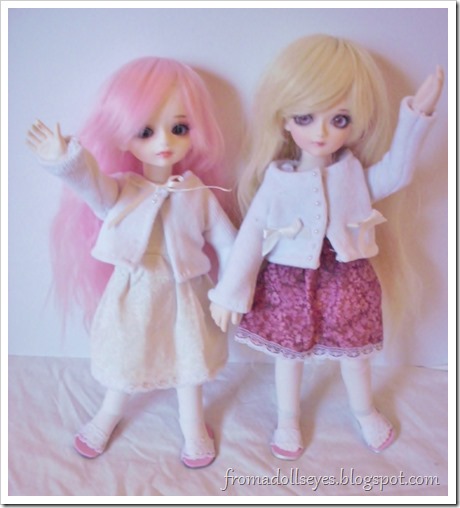 Cute sweaters for ball jointed dolls with free patterns.