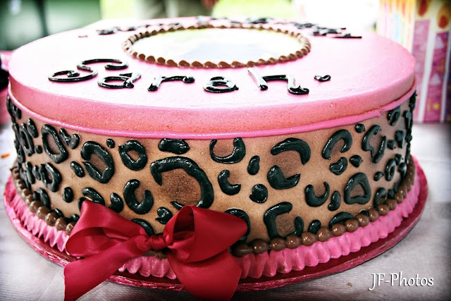 IMAGE: https://lh3.googleusercontent.com/-59C08j_kmkU/Tit9QOADveI/AAAAAAAAAVg/p95bZR5R93g/s640/IMG_6598.JPG