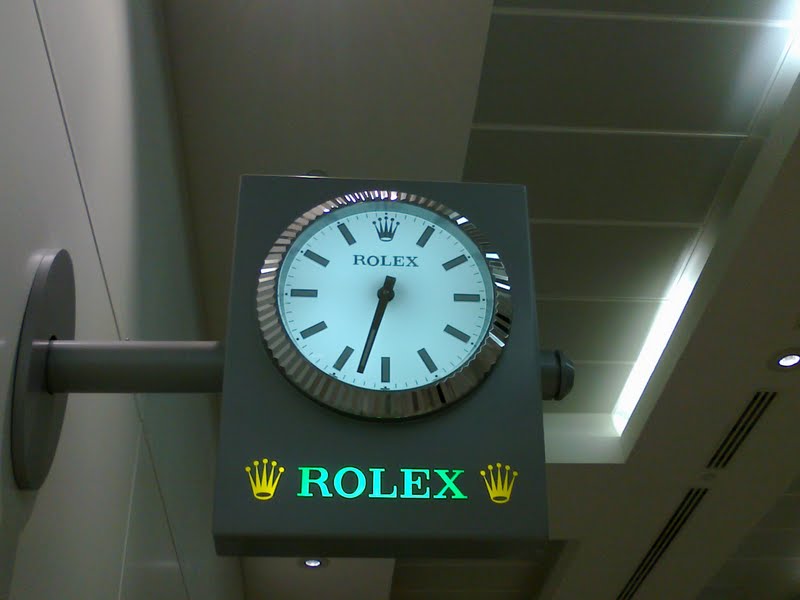 Rolex-Dubai_Airport.jpg