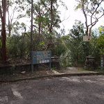 Entrance to Riverside Track (54797)