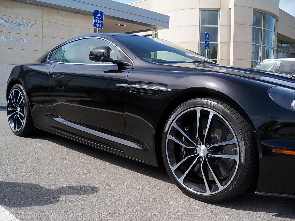 Aston Martin DBS Carbon