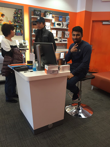 Cell Phone Store «AT&T Authorized Retailer», reviews and photos, 843 Bronx River Rd, Yonkers, NY 10708, USA