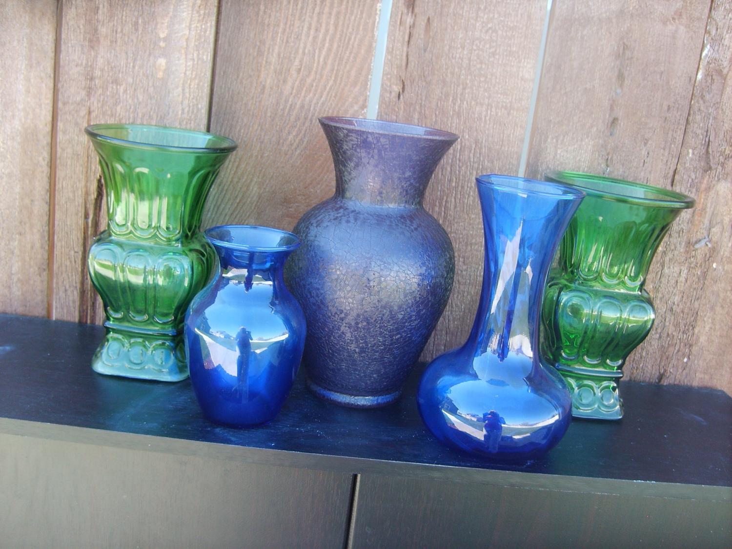 20  SALE on 5 VINTAGE GLASS VaSEs vINtaGE wEDdiNg peacock themed