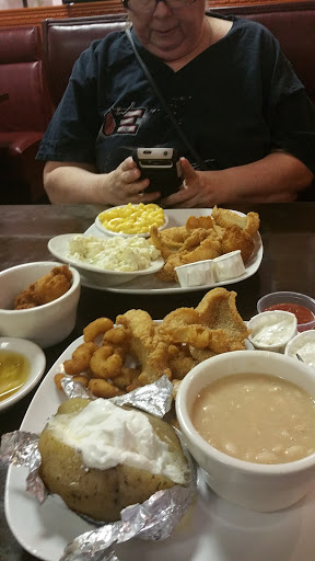 Restaurant «Catfish Campus Restaurant», reviews and photos, 2509 Keith Dr, Columbia, TN 38401, USA