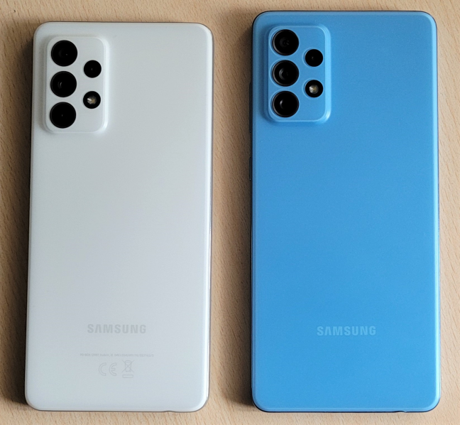 Samsung Galaxy A52 5G (blanco) y Galaxy A72 (azul)