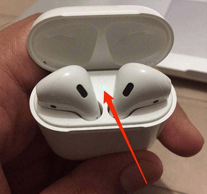 ไฟในกล่องชาร์จ AirPod