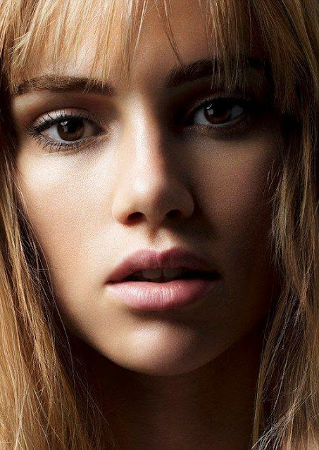 Suki Waterhouse Awesome Profile Pics