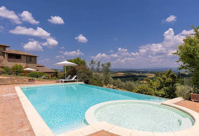 Corps de ferme avec jardin et piscine 7