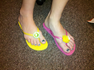 Kim's Shoe Review: Lindsay Phillips Jordi Flip Flops Snaps Shoes ...