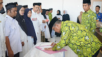 Ir Lutfi Halide Mengukuhkan dan Melantik Pengurus Dewan Masjid Kecamatan Marioriawa