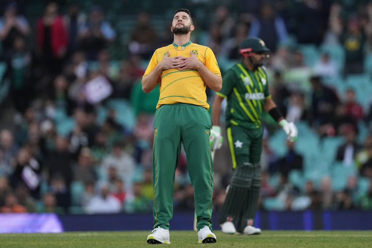 Wayne Parnell of Proteas celebrates the wicket of Muhammad Rizwan of Pakistan during the 2022 ICC Men's T20 World Cup match at Sydney Cricket Ground on November 03.