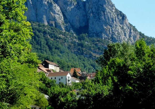 Ainhoa, St.Jean Pied Port, Puente Holtzarte, Cueva La Verna, Gargantas Kakueta. - De viaje por Francia: diarios, viajes y excursiones en coche. (23)