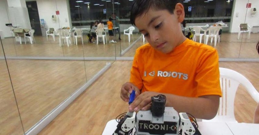 Conoce los beneficios que tienen los talleres de robótica para tu hijo o hija