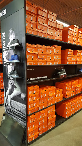 Clothing Store «Nike Factory Store», reviews and photos, 1155 Buck Creek Rd, Simpsonville, KY 40067, USA