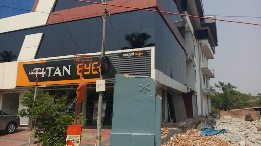 Titan Eye +, Chittur Rd, Manapullikavu, Palakkad, Kerala 678013, India, Shop, state KL