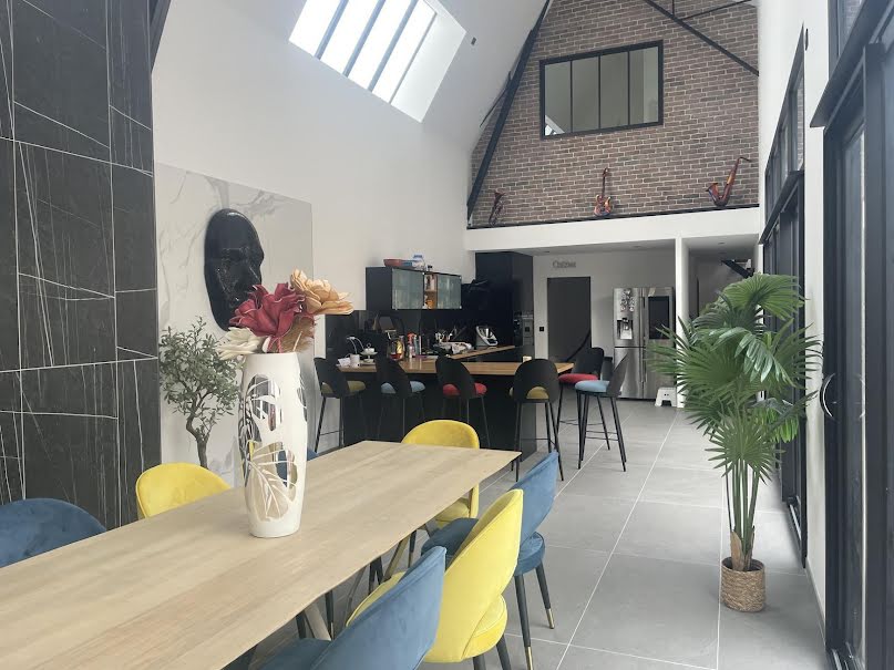 Vente maison 10 pièces 305 m² à Roanne (42300), 470 000 €