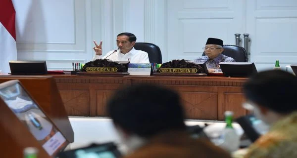 Pak Jokowi dan Kiai Ma'ruf Seharusnya Mengingatkan Anak Masing-Masing