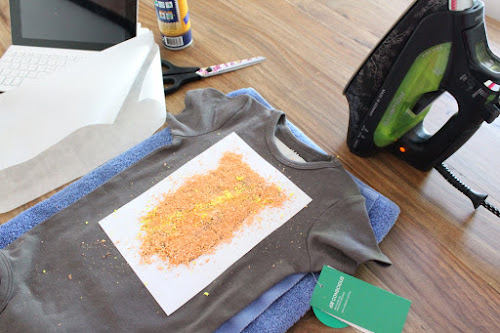 Not 2 late to craft: Samarreta estampada amb plastidecors / DIY printed T-shirt with crayons