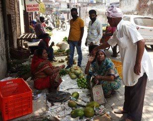 अब किसी भी दुकान पर 5 से ज्यादा लोग नहीं खड़े हो सकते, ऐसा हुआ तो कार्रवाई होगी अब किसी भी दुकान पर 5 से ज्यादा लोग नहीं खड़े हो सकते, ऐसा हुआ तो कार्रवाई होगी