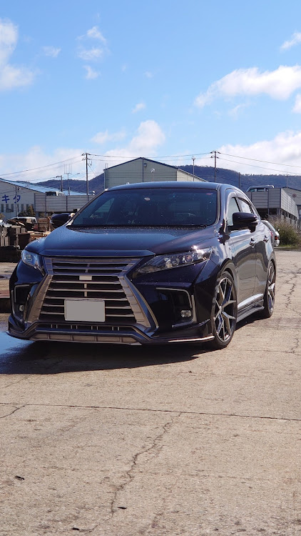 ハリアーのROJAMIRTGENIK・VALENTI・ROJAM IRTVer3・GANADOR・SATISFACTION  CARBON CHAMBER AIR INTAKEに関するカスタム事例の投稿画像1枚目