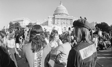 Protesta provida del 22 de enero de 1974, primer aniversario de la sentencia Roe vs Wade. Fotografía de AP