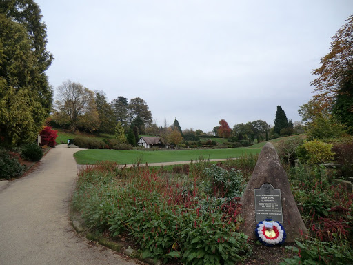 CIMG9195 Dowding Memorial in Calverley Grounds