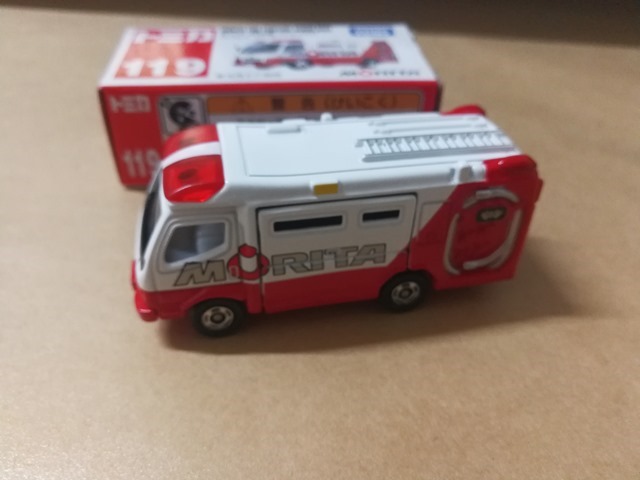 TOMICA 119 Morita Fire Fighting Ambulance 開箱